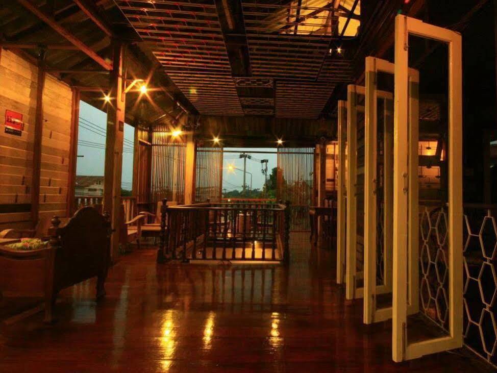 Huen Chang Puek Hotel Nan Exterior photo